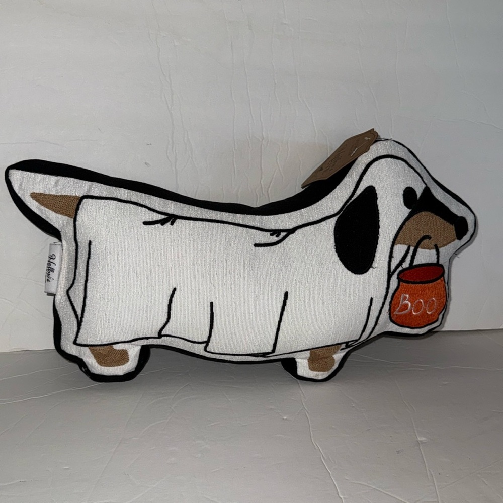 NWT Hallow’s Eve Dachshund Dog Halloween 18” Pillow Ghost Boo